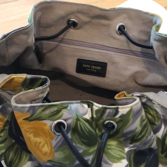 Beautiful Kate Spade bag flower pattern - Picture 9 of 12